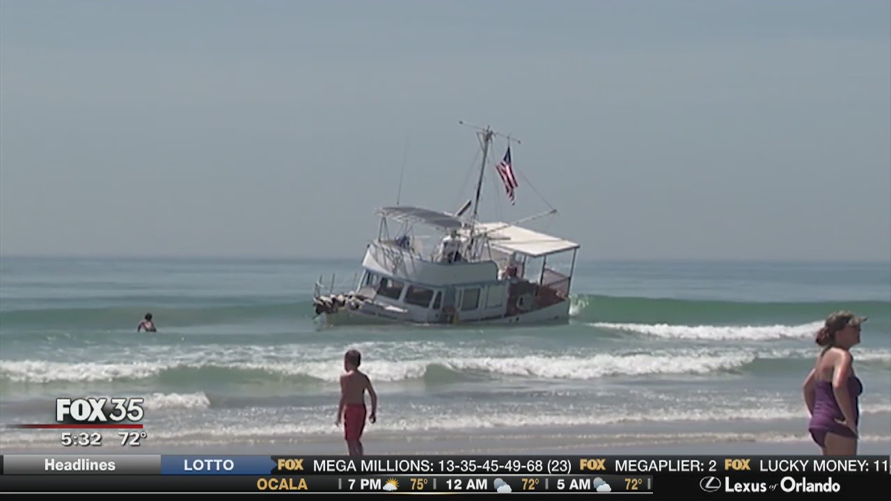 Crews remove grounded boat near Port Canaveral