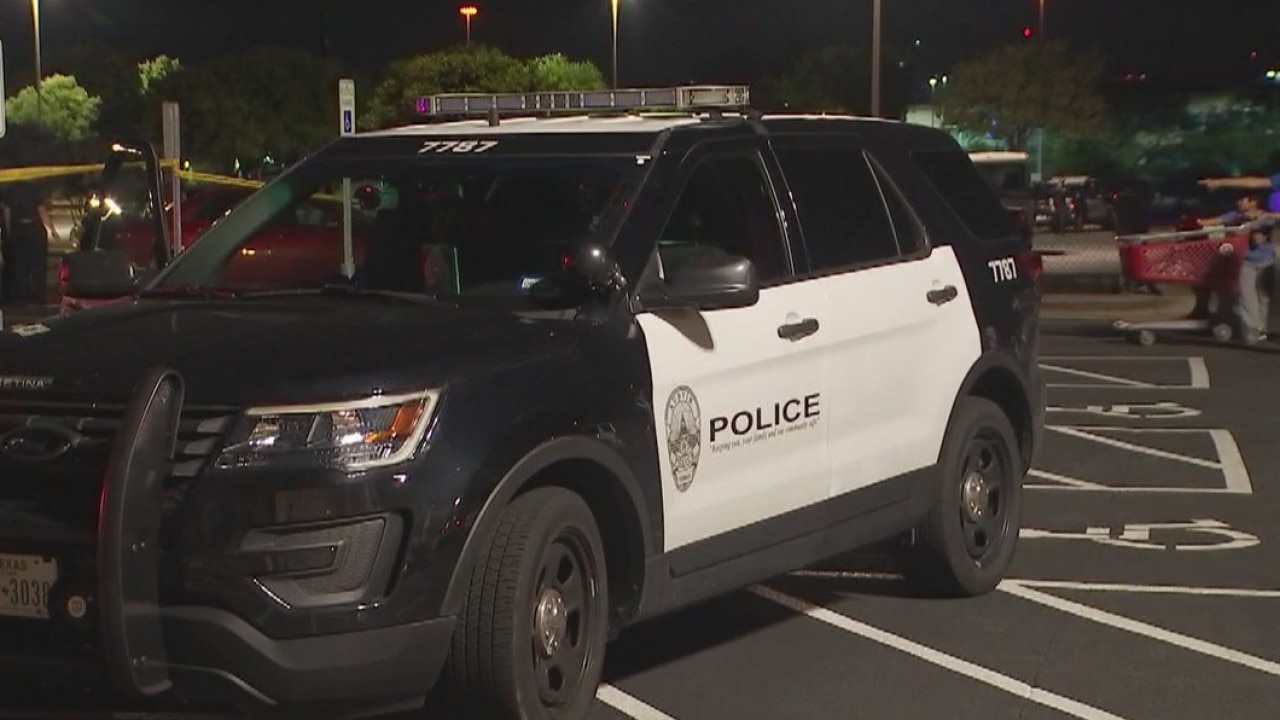 Teen shot getting into car in northwest Austin