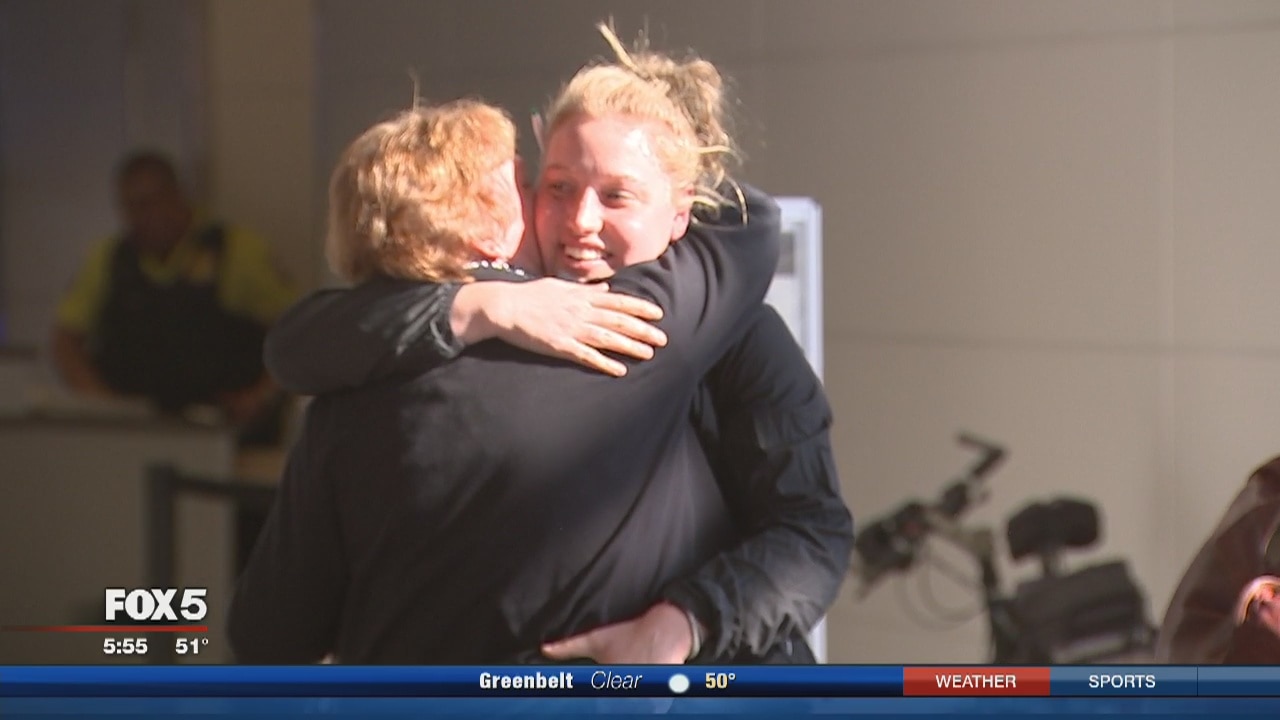 Families greet loved ones at BWI Airport for Thanksgiving