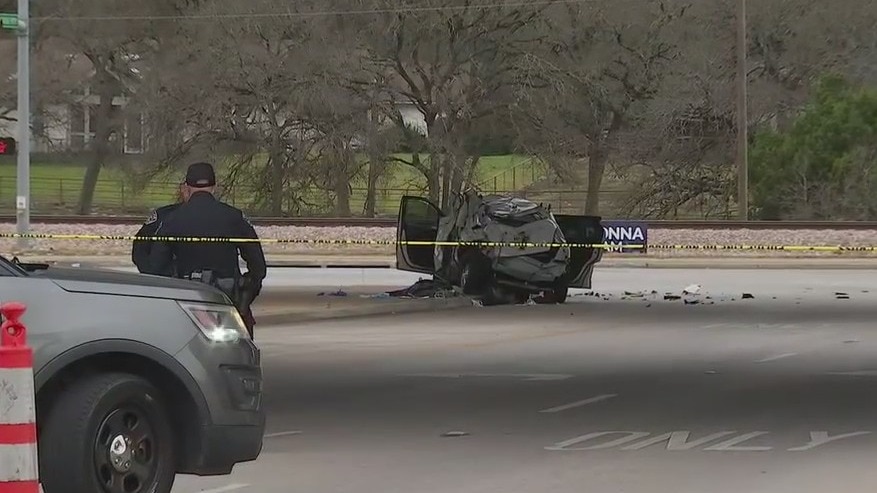2 killed in crash in North Austin