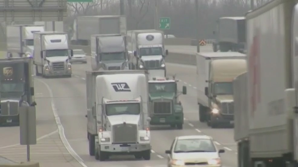 Pilot program to turn 18-20 year olds into semi-truck drivers sparks concern