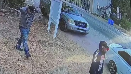 Manor police investigating armed robbery