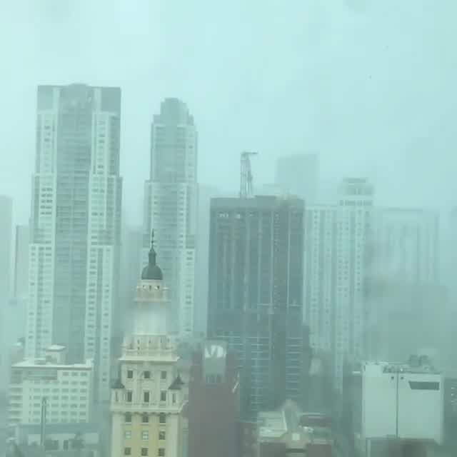 Crane collapses in Miami