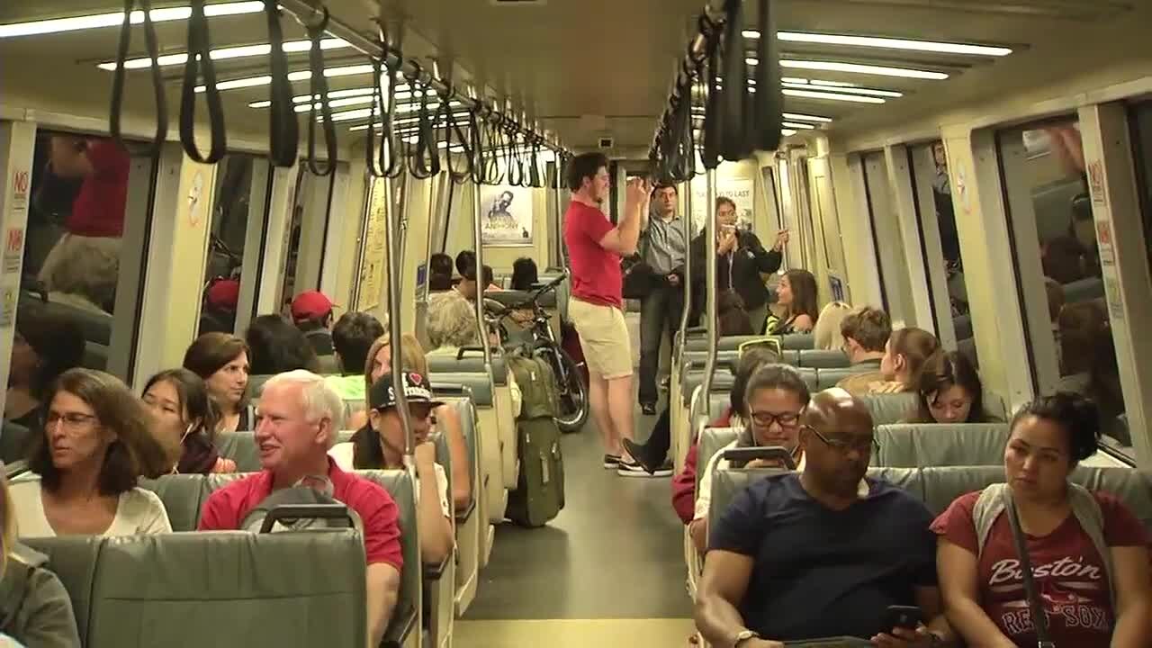 BART passenger receives a threatening note in attempted robbery
