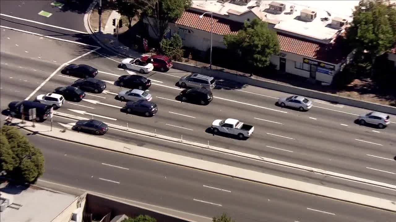 Suspect leads officers on chase in Hayward area