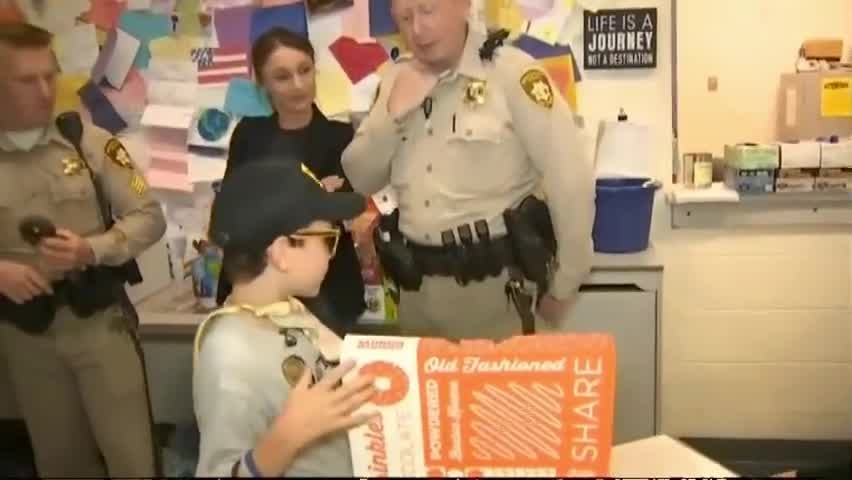 "Donut Boy" traveling to police stations thanking cops