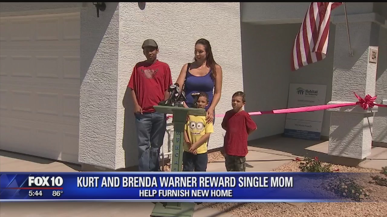 Kurt Warner's foundation helps valley woman