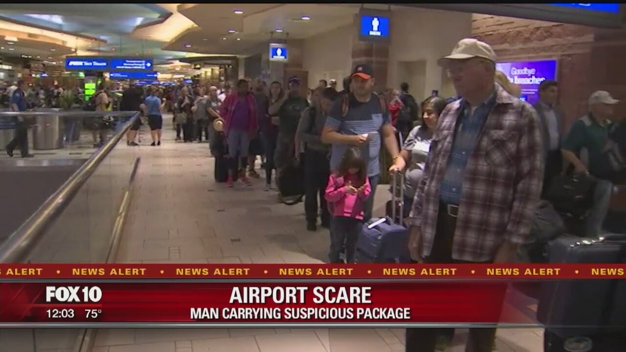 2 Sky Harbor checkpoints reopened after package investigated