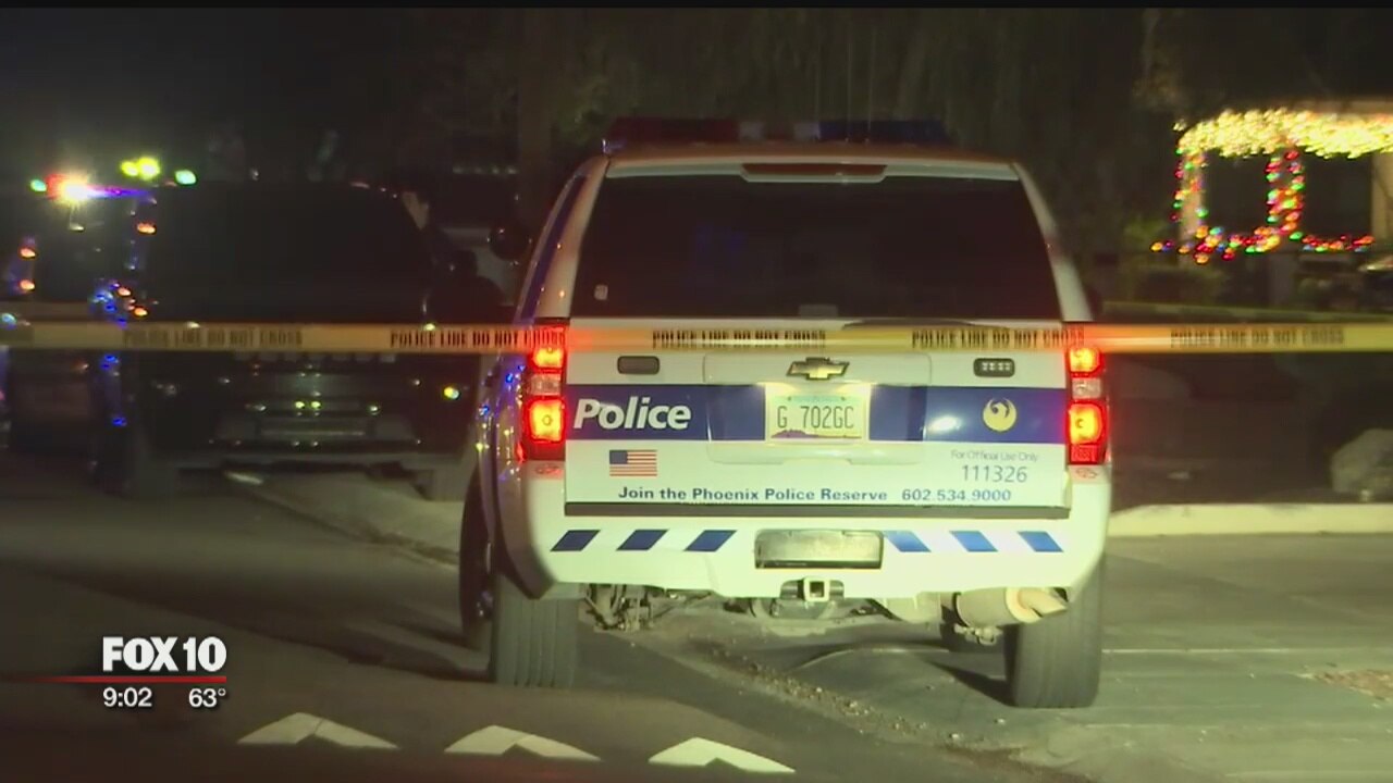 Phoenix Police search for shooter after man shot and killed during fight