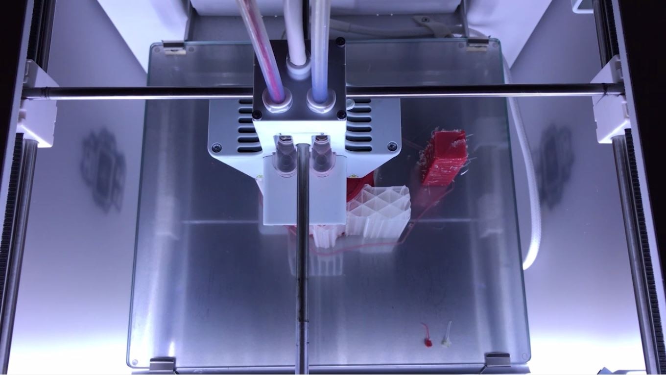 Valley company uses 3D printer to make airplane parts