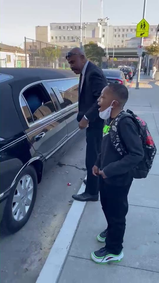 Bay Area woman surprises nephew with limousine birthday surprise