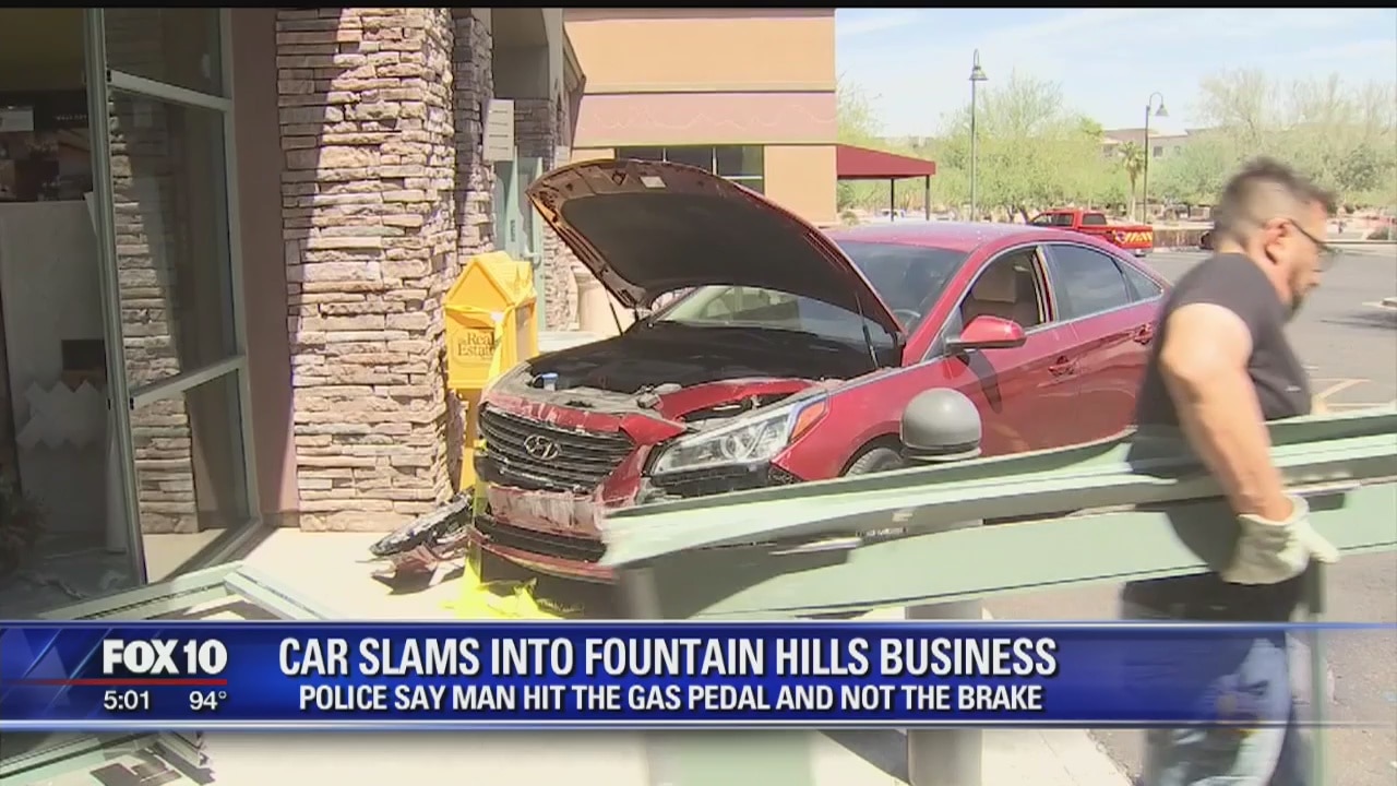 Car crashes into Fountain Hills storefront