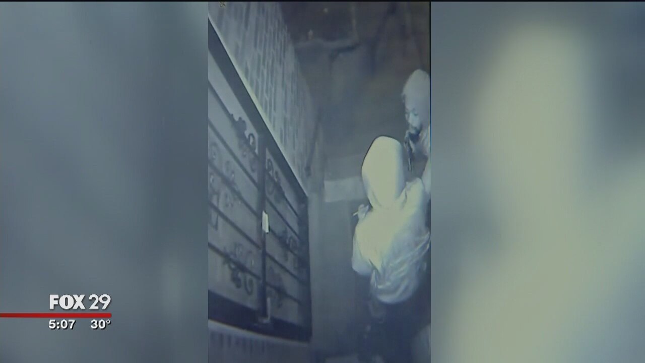 Suspects sought in robbery of couple in Olney