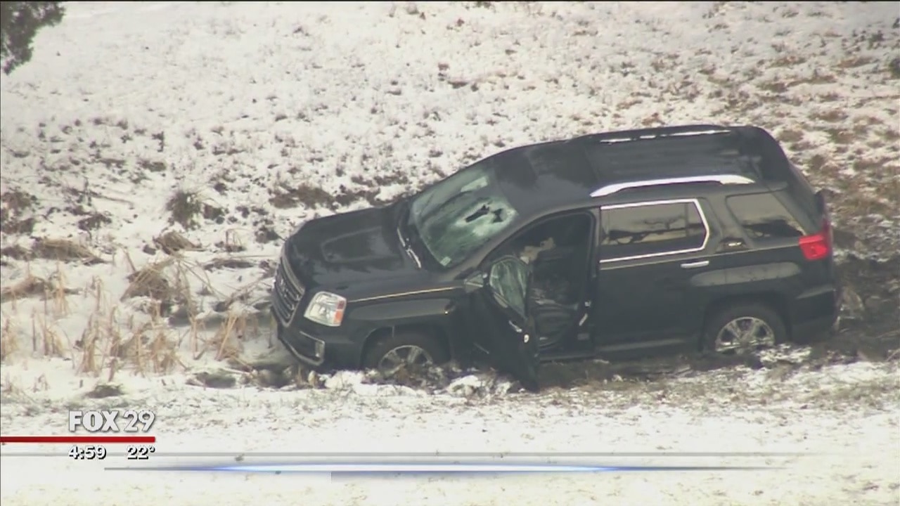 Man injured after dumbbell crashes through windshield on N.J. Turnpike