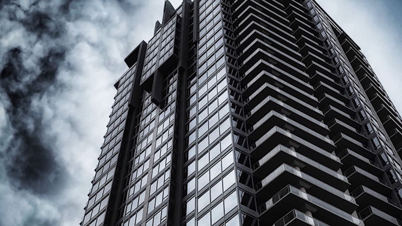 Residents speak of woes at Downtown Phoenix high-rise apartment