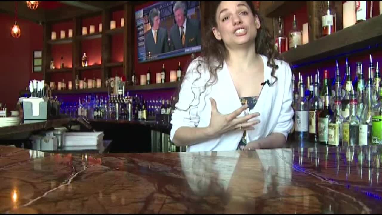 Waitress gets big tip from generous patron to help pay for broken hearing aid
