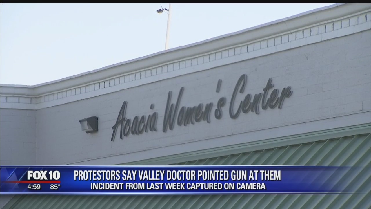Man believed to be abortion doctor arrested for allegedly pointing gun at protesters