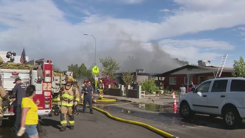 Heavy winds to blame for a Phoenix fire spreading across two homes