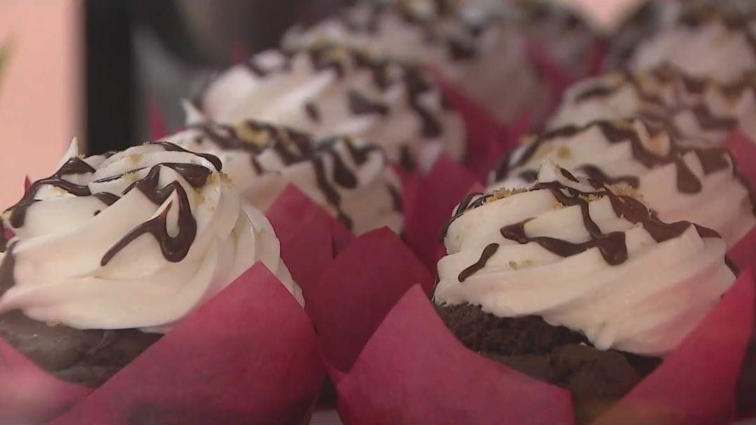 AZ bakery makes treats for people with allergies