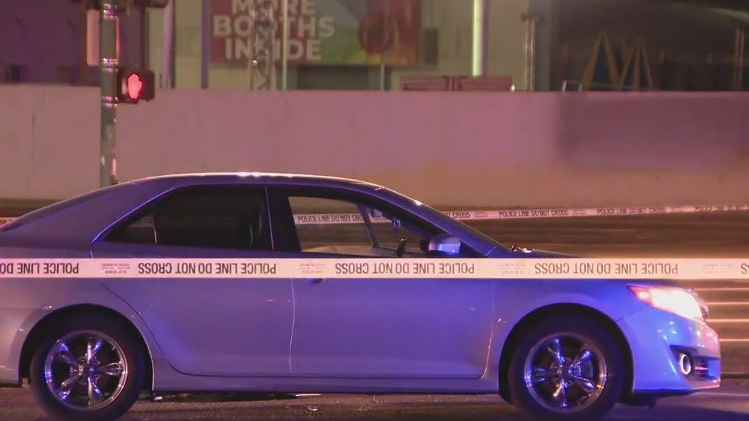 Shooting victim drives up to crash investigation