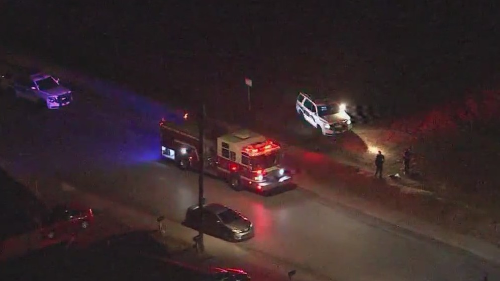 Phoenix Police officer hurt while responding to robbery call