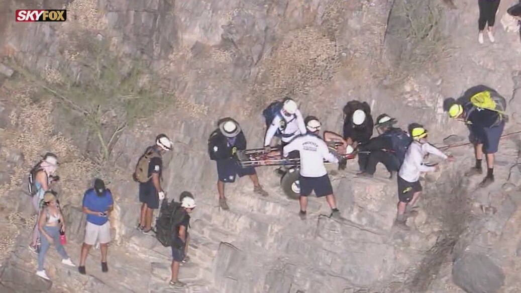 Phoenix fire crews rescue injured hiker from Piestewa Peak