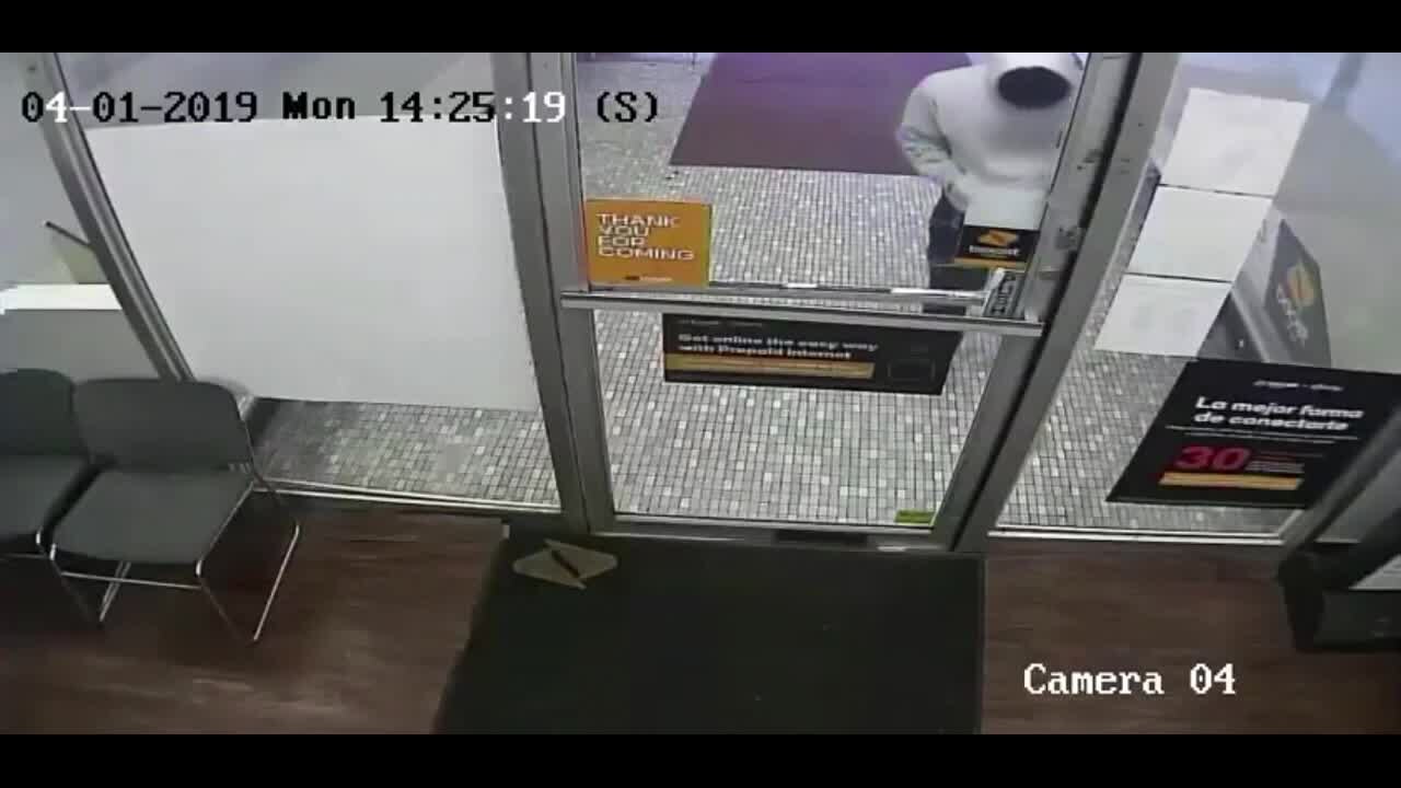 Police: Suspect sought in Frankford armed robbery