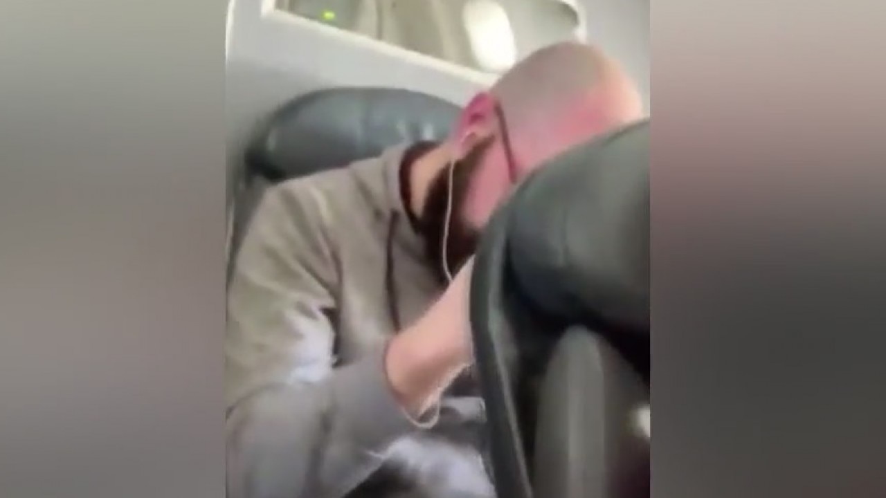 Airplane seat etiquette