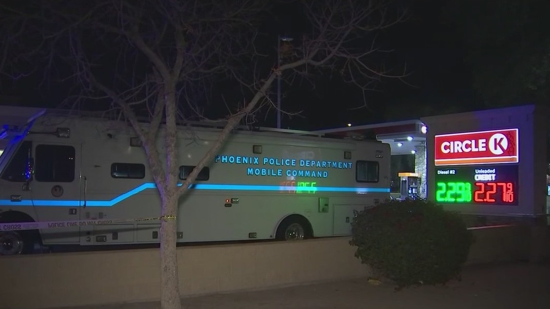 Man shot during altercation at Phoenix Circle K