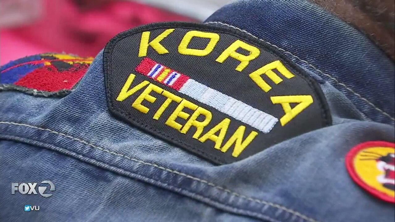 Veterans, many of them homeless, receive meal and friendship
