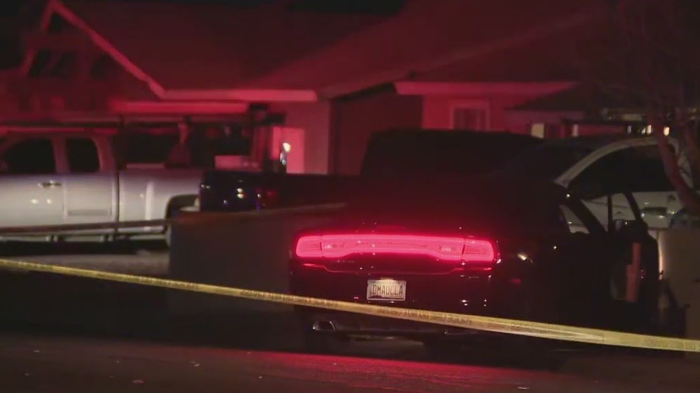 Teenage girl, man shot in car in west phoenix