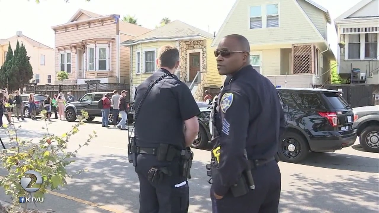 Oakland mayor: no more officers at ICE raids