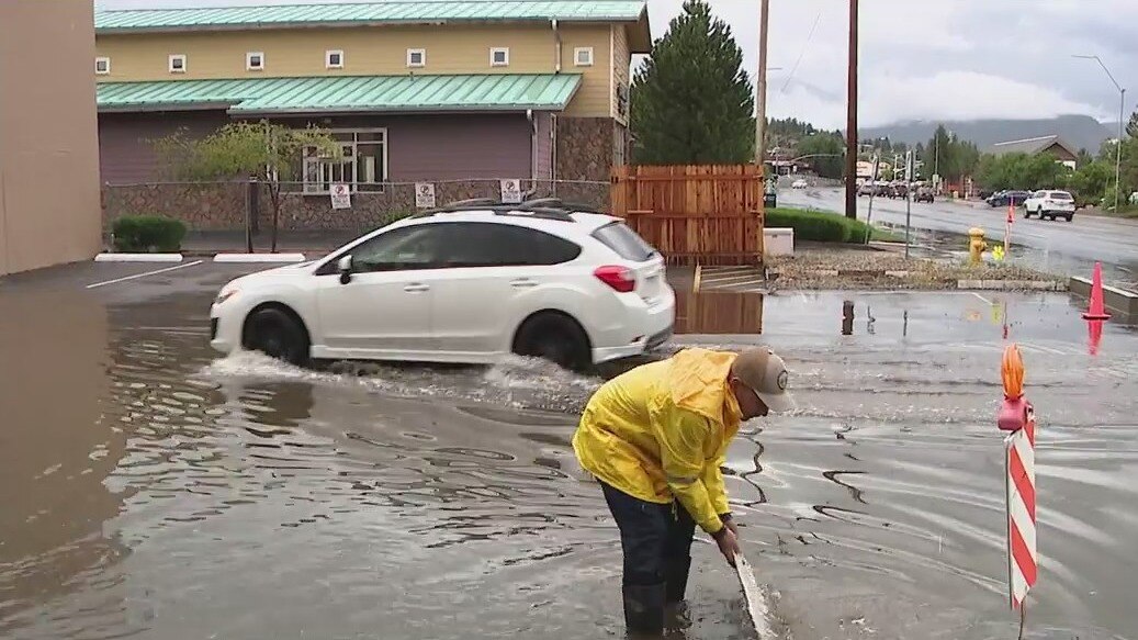 Concerns over flooding persist as Flagstaff residents continue with sandbagging efforts