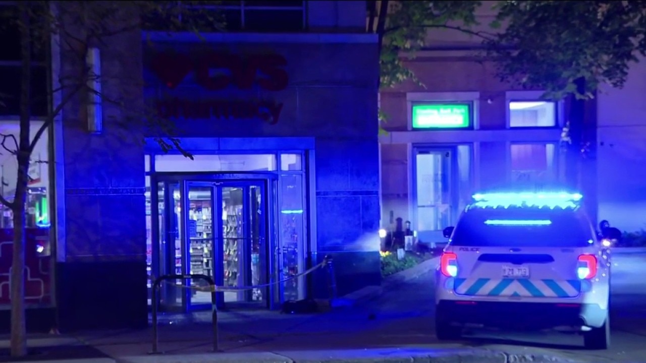 Chicago police investigate smash-and-grab burglary at CVS
