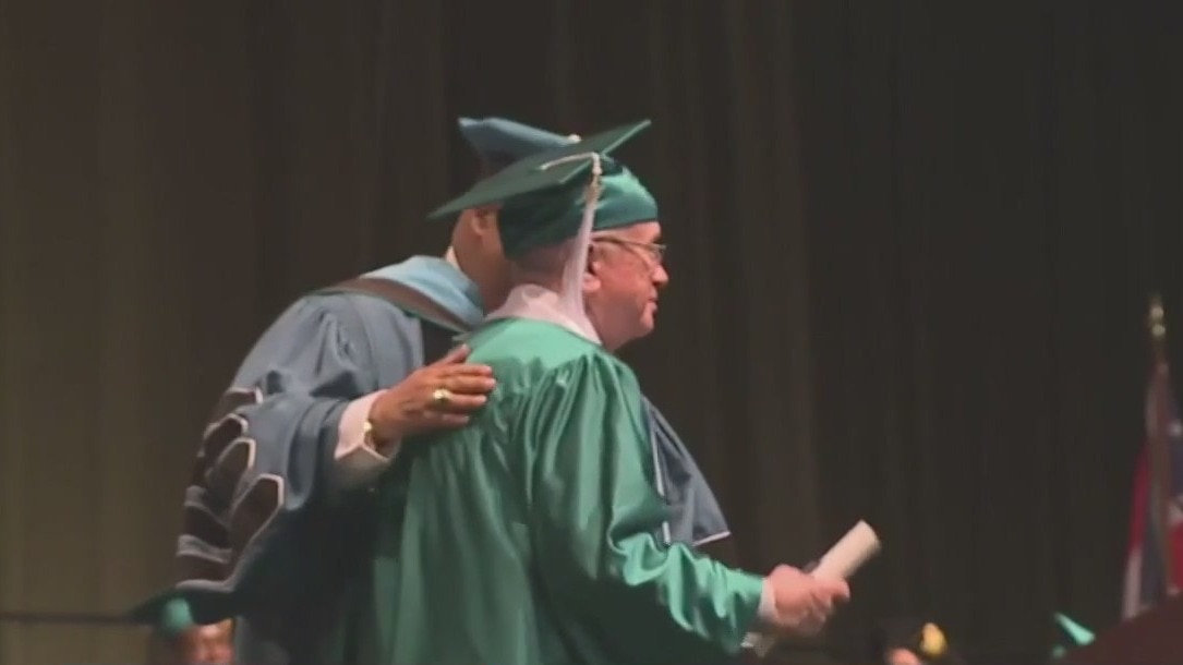 78-year-old man graduates from college