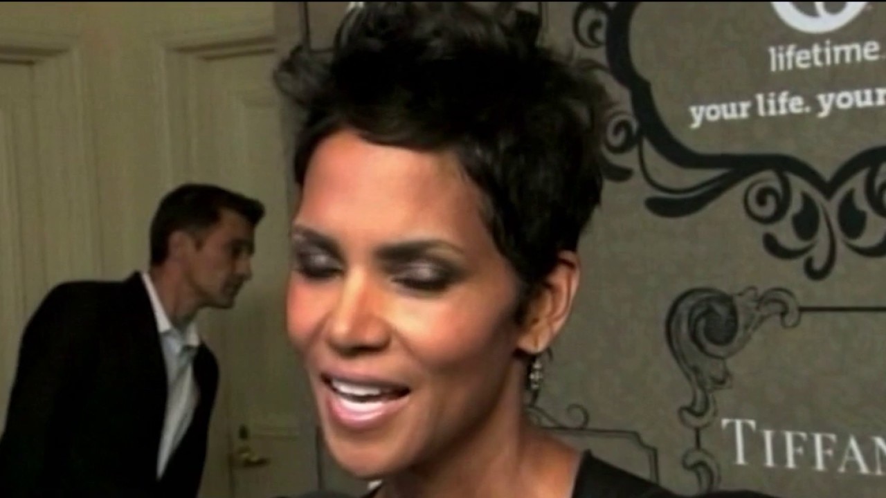Death Row inmate awake after failed execution, and Halle Berry's heated hearing