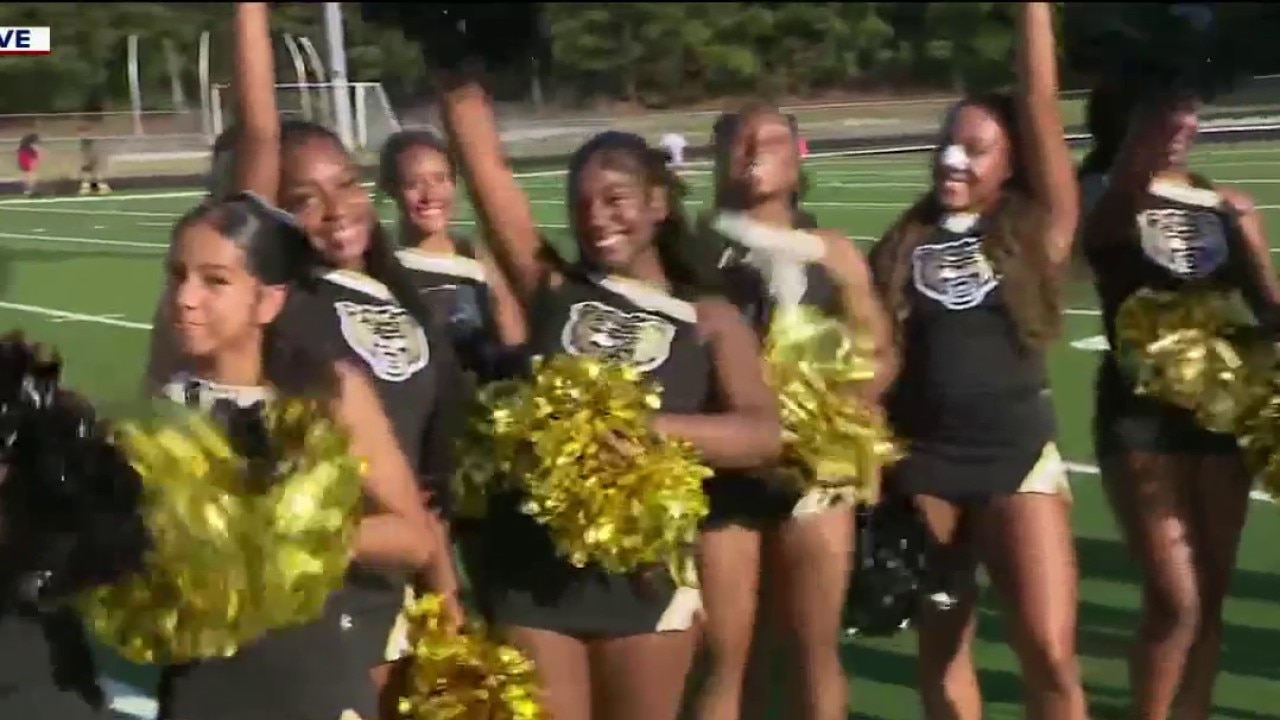 Mountain View cheer squad builds school spirit