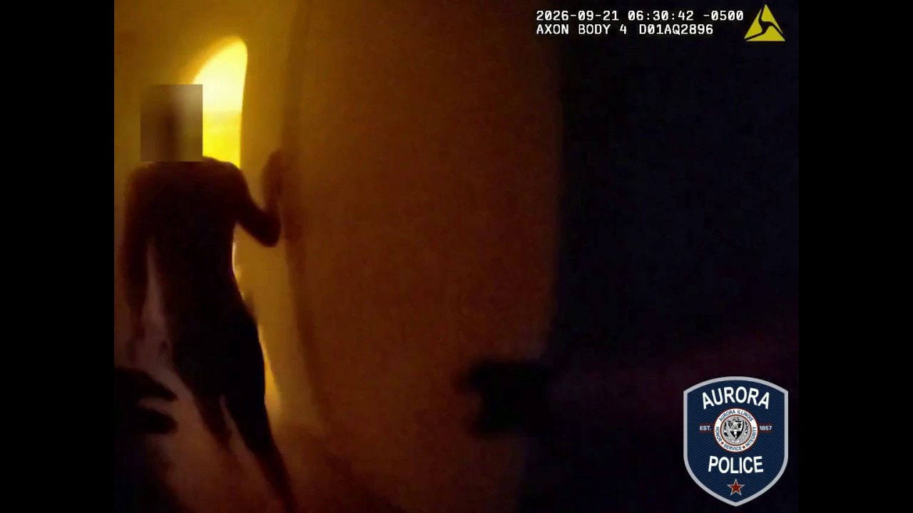 Aurora officer rescues sleeping man from burning home, video shows