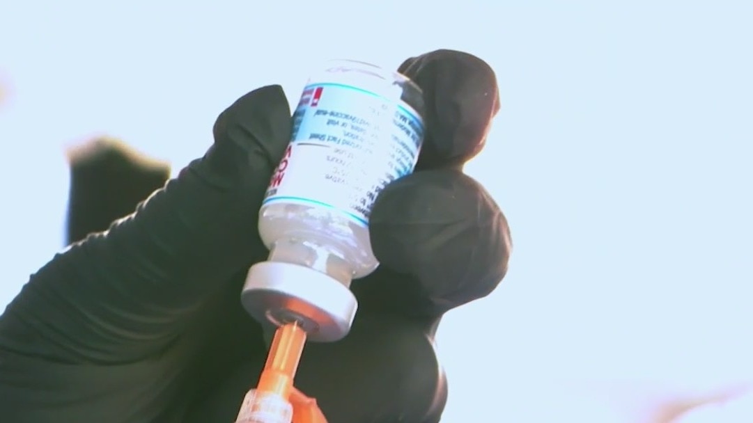 States widen access to COVID-19 boosters