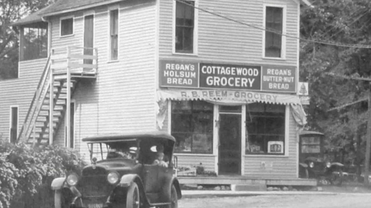Cottagewood General Store in Deephaven open since 1895