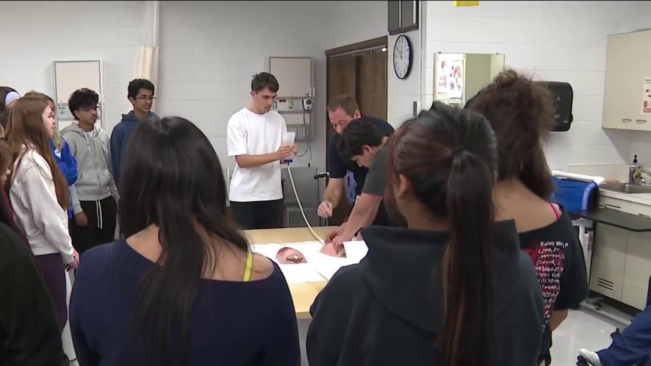 Elk Grove Village students learn lifesaving 'Stop the Bleed' skills in hands-on training