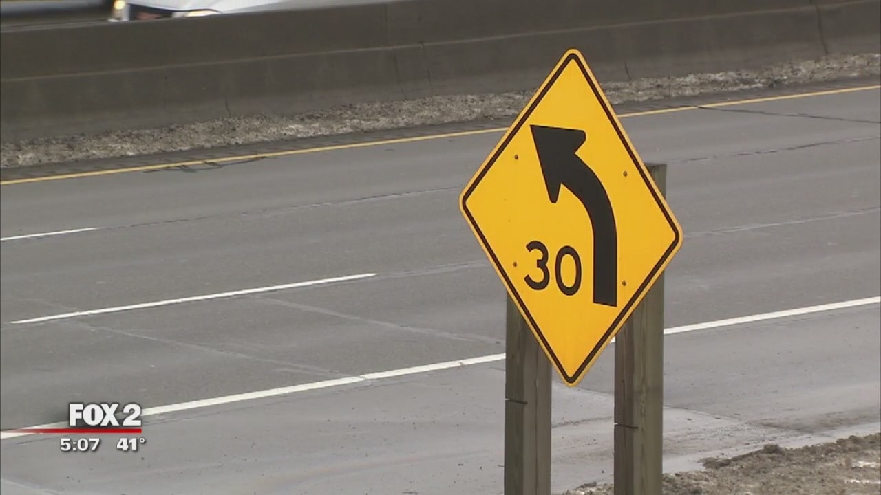 Child left in car on side of I-94 taken home by Good Samaritans