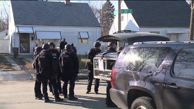 Father holds 9-year-old son hostage inside home near N. 26th & Hampton