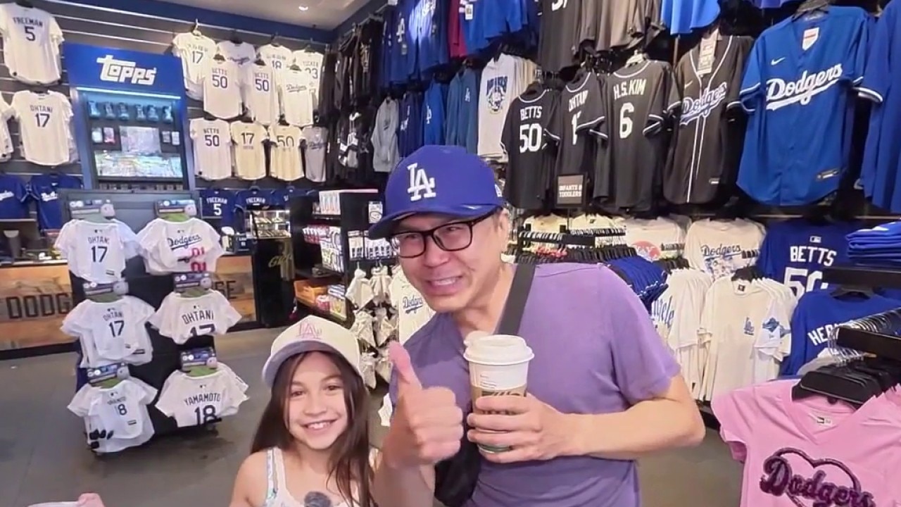 Unique Dodgers gear going fast for NLCS 