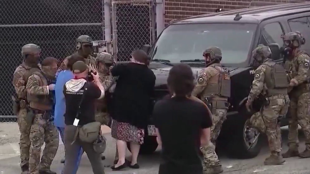 Judge weighs special prosecutor request in Operation Midway Blitz probe