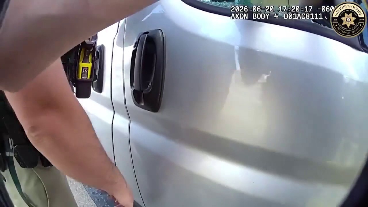 Deputy Smashes Van Window to Rescue Dog Trapped in Heat