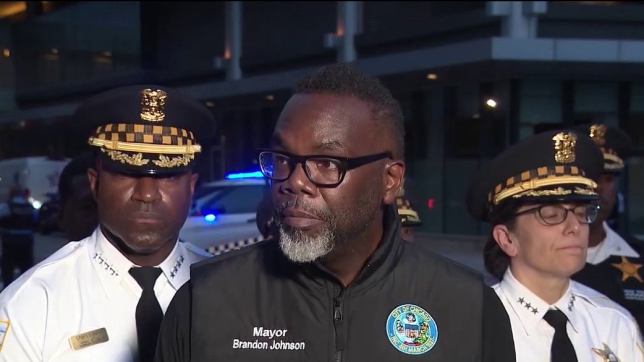 Two Chicago police officers shot during South Side traffic stop; suspect critically wounded