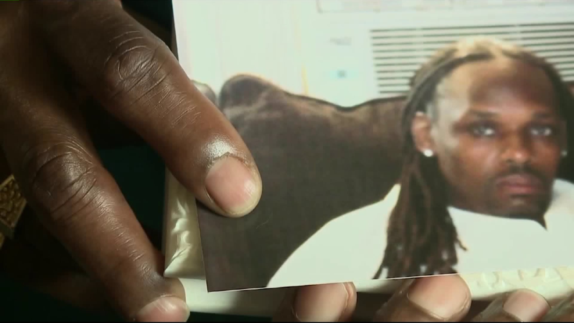 Widow, son demand answers after inmate dies at HOC