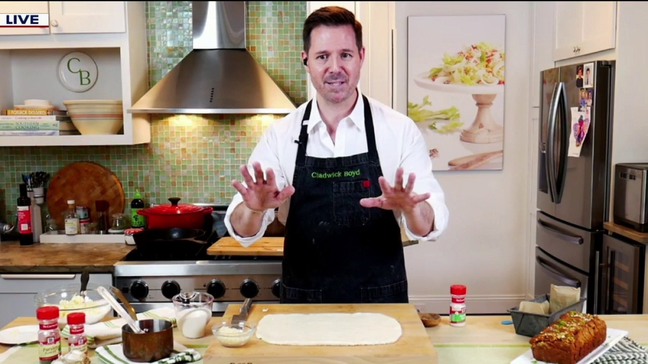 Chadwick Boyd shows an easy pull apart biscuit recipe