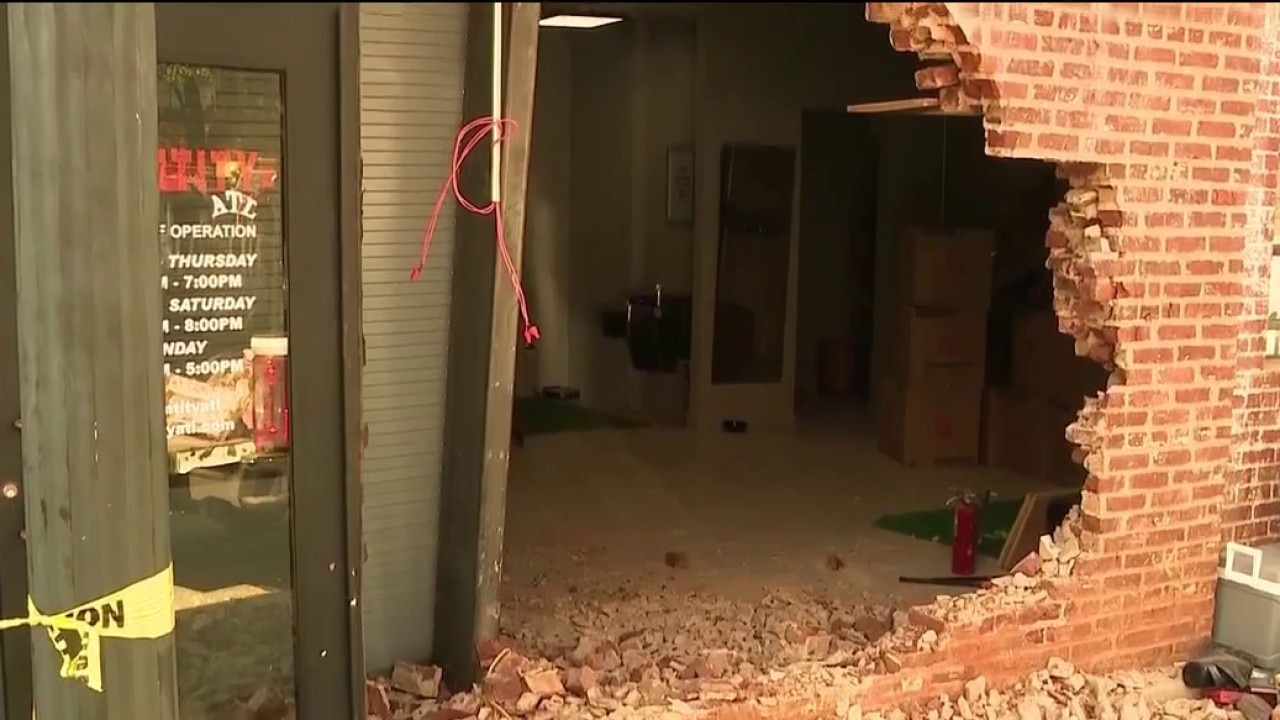 Atlanta burglars ram U-Haul through store wall